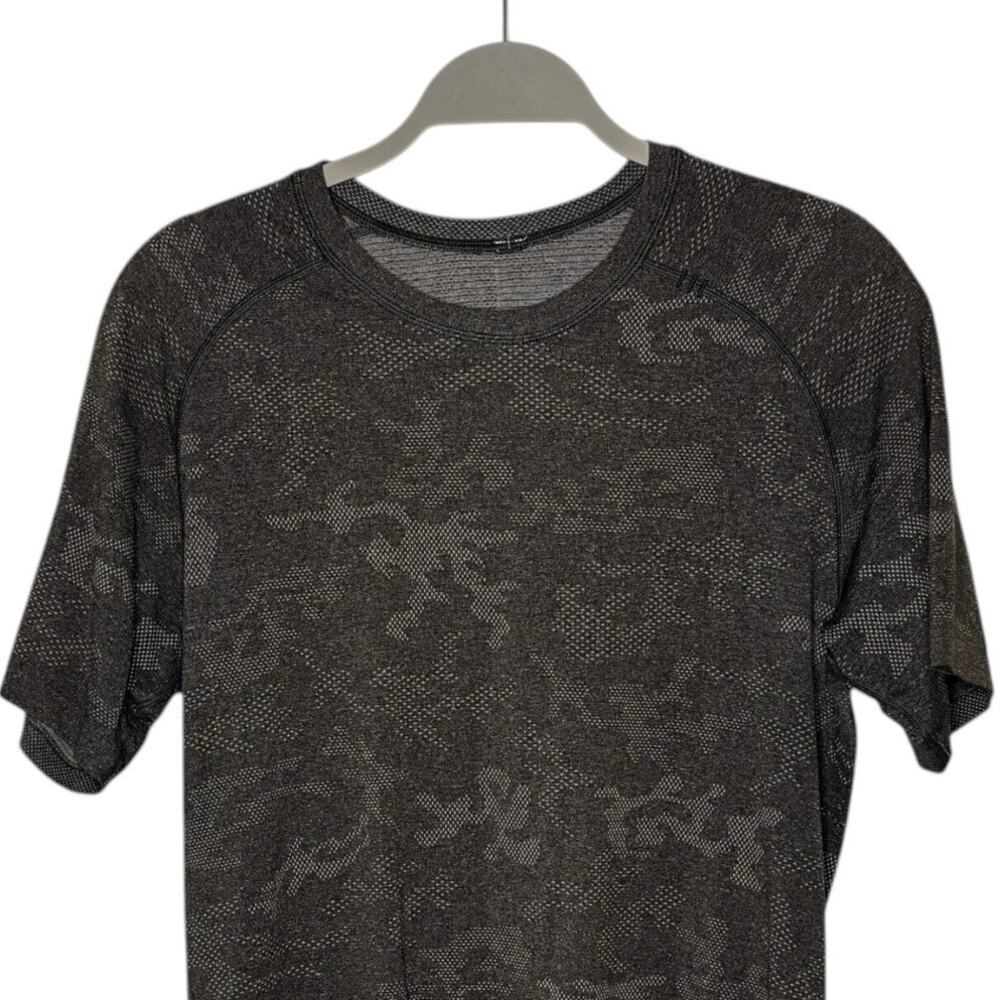 Lululemon Men's Metal Vent Tech Short Sleeve Geo Camo Size Small - Picture 4 of 10